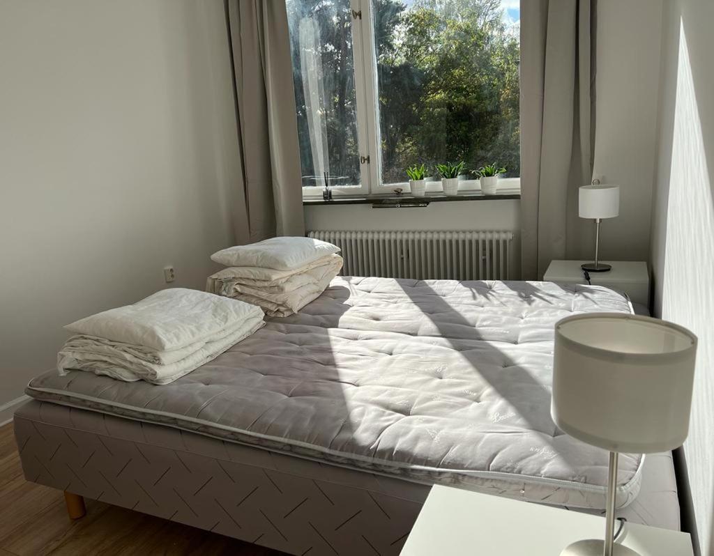 Ferienwohnung Flatin Erbjuder Laegenheter I Soedra Stockholm Exterior foto