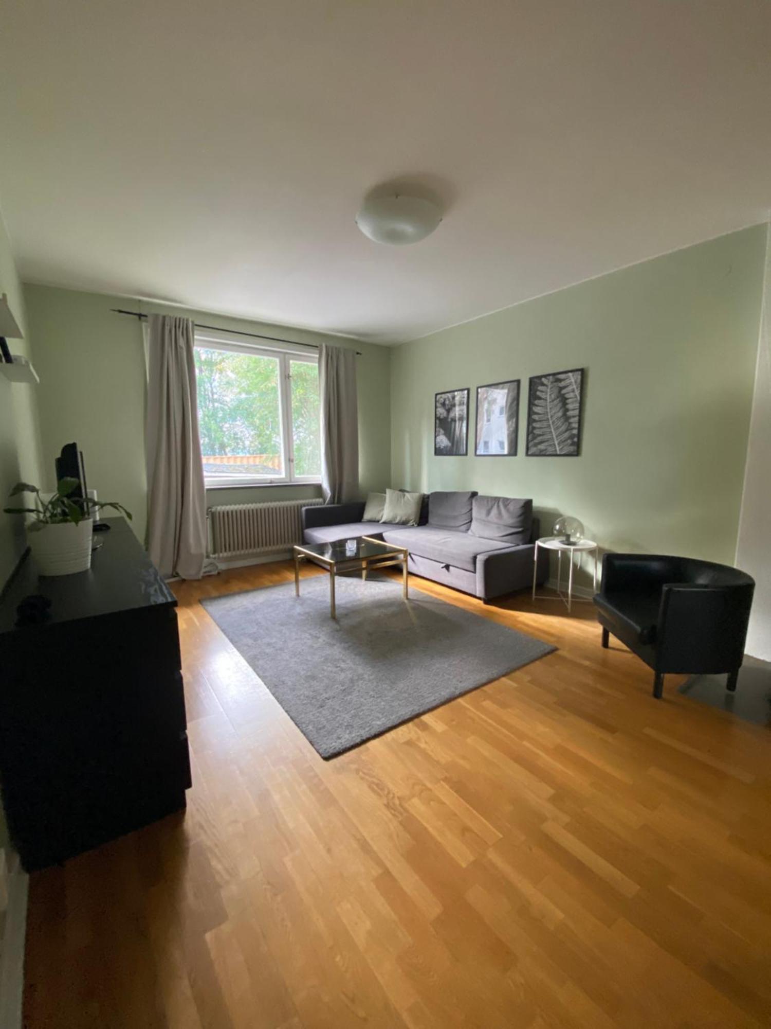 Ferienwohnung Flatin Erbjuder Laegenheter I Soedra Stockholm Exterior foto