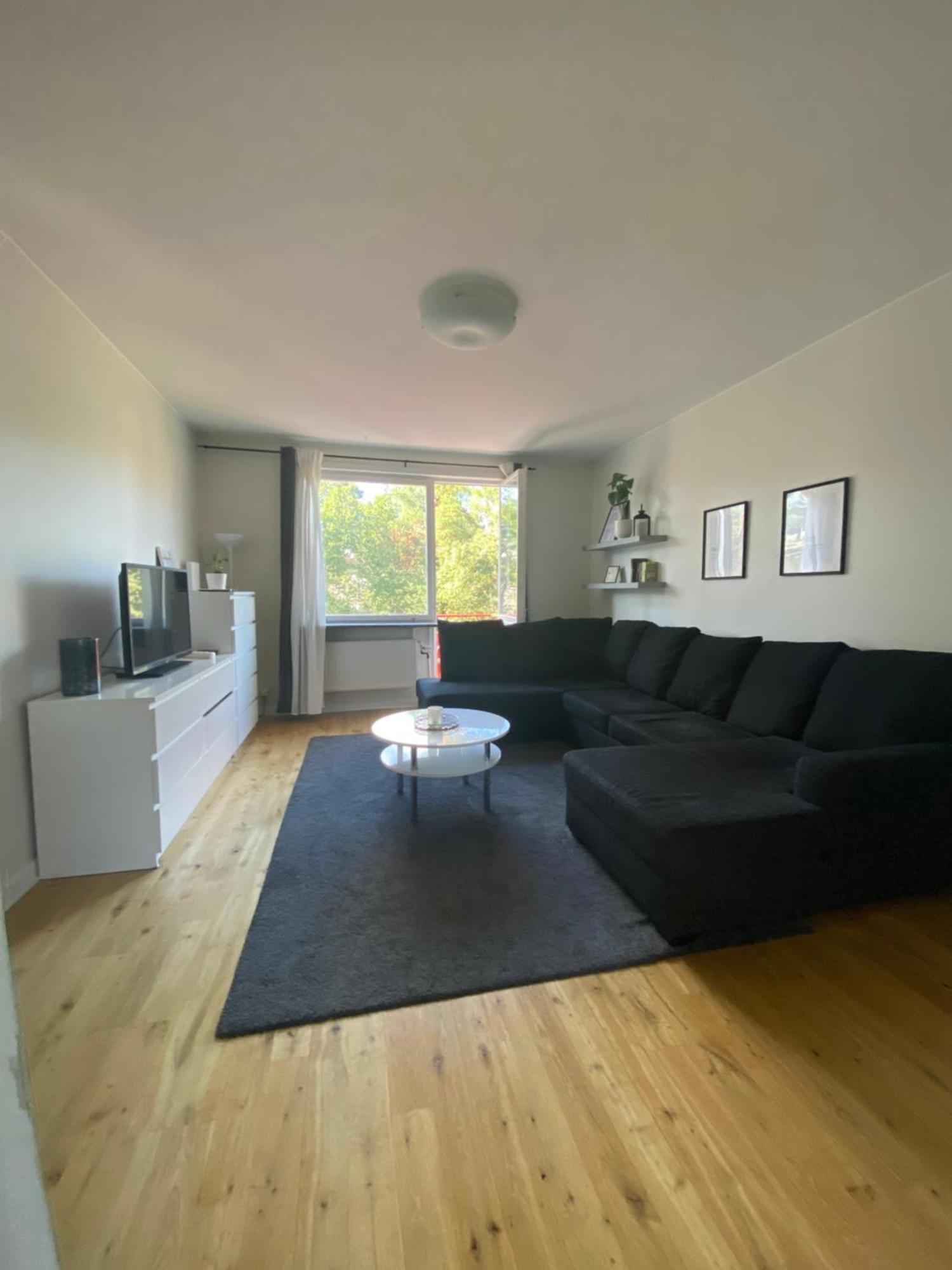 Ferienwohnung Flatin Erbjuder Laegenheter I Soedra Stockholm Exterior foto