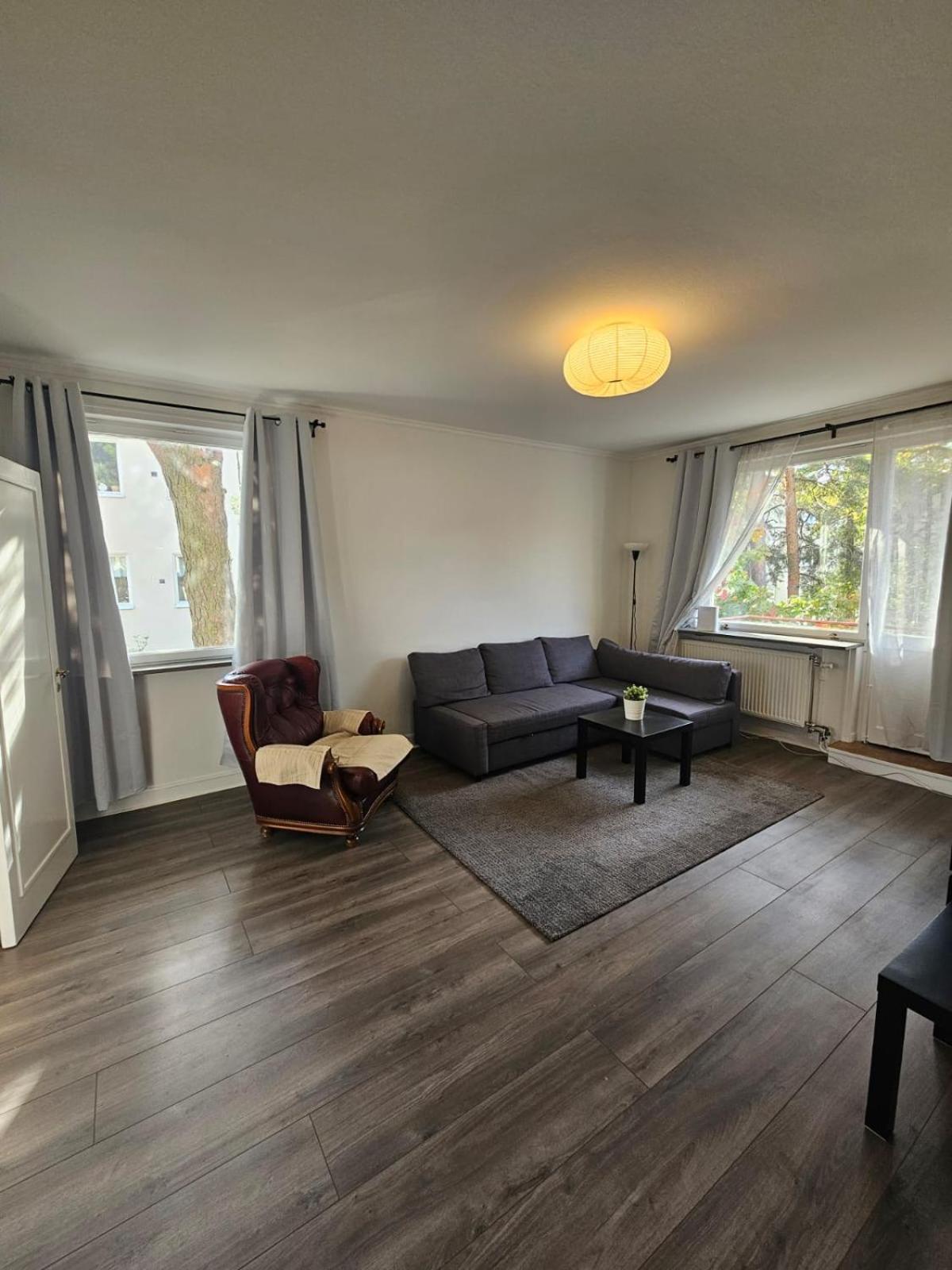 Ferienwohnung Flatin Erbjuder Laegenheter I Soedra Stockholm Exterior foto